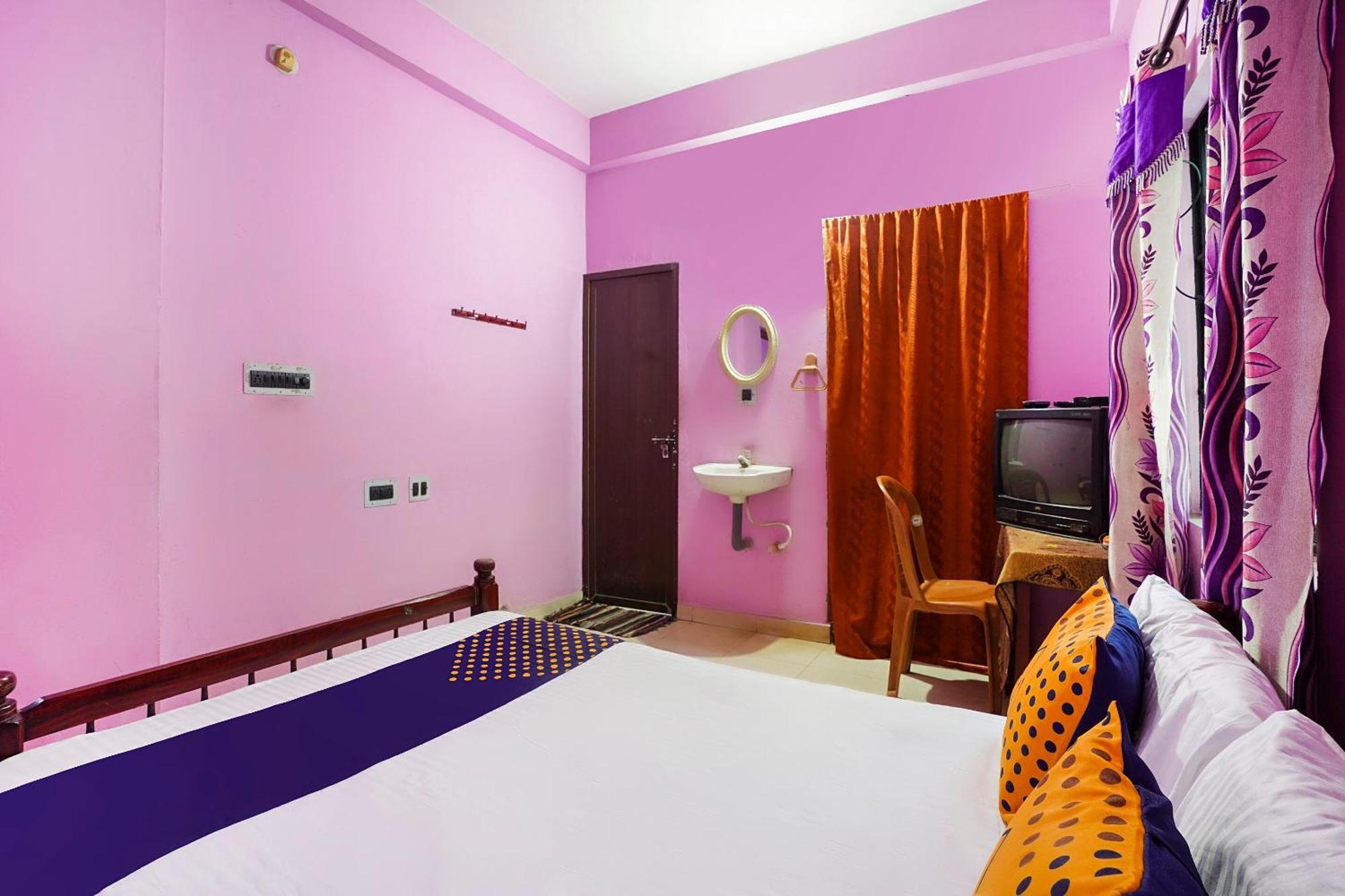 Готель Spot On Rohini Residency Kadampuzha Edayur Екстер'єр фото